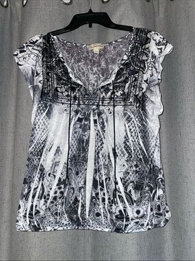 live and let live  Black & White Printed Flutter Sleeve Tunic